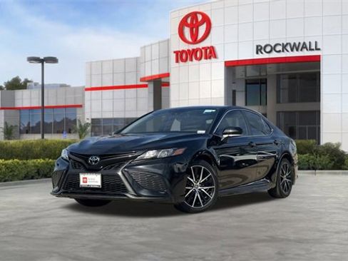 Certified 2023 Toyota Camry SE w/ Convenience Package image 1