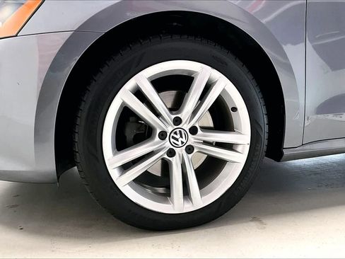 Used 2014 Volkswagen Passat TDI SE image 7
