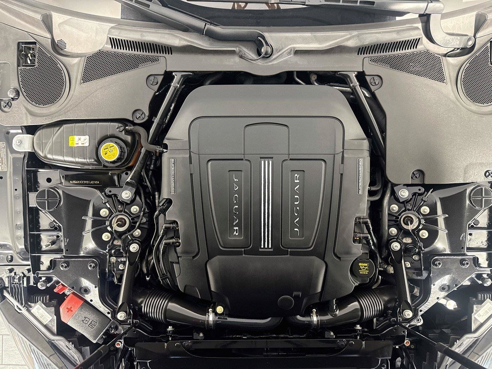 Used 2018 Jaguar F-TYPE 400 Sport RWD image 32