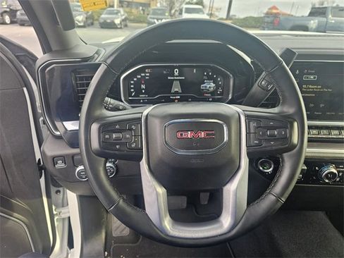 Used 2025 GMC Sierra 1500 SLT image 27