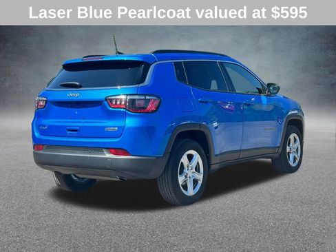 Used 2023 Jeep Compass Latitude w/ Convenience Group AWD/4WD image 3