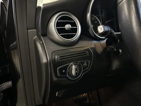 Used 2021 Mercedes-Benz GLC 300 4MATIC image 25
