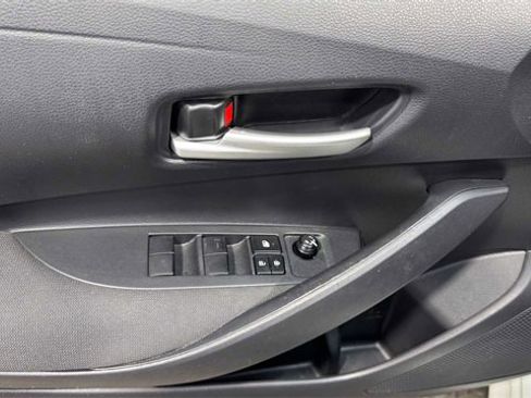 Used 2020 Toyota Corolla LE image 17