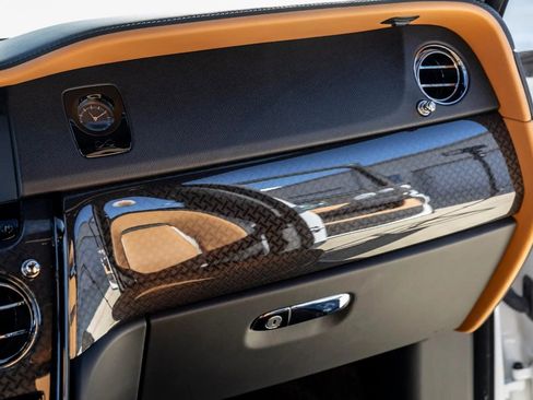 Used 2024 Rolls-Royce Cullinan Black Badge w/ Dark Exterior Package image 30