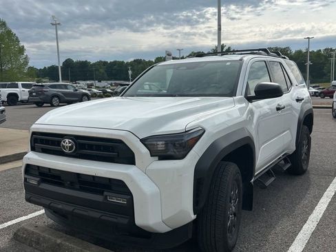 Used 2025 Toyota 4Runner SR5 AWD/4WD image 2