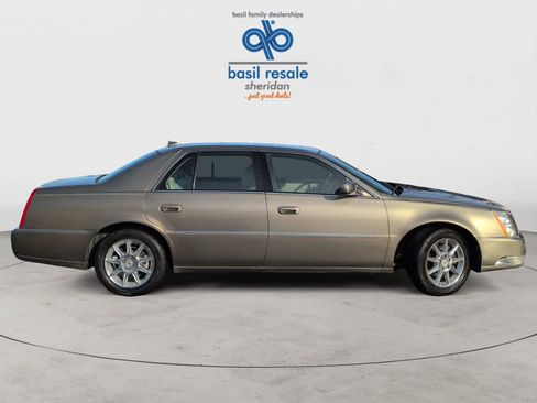Used 2011 Cadillac DTS Luxury image 8