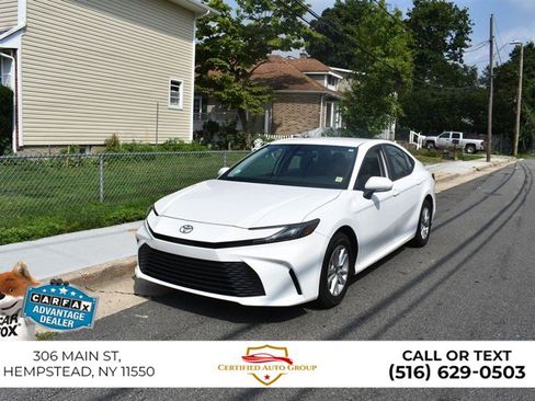 Used 2025 Toyota Camry LE AWD/4WD image 3