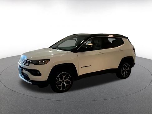 Used 2025 Jeep Compass Limited AWD/4WD image 10