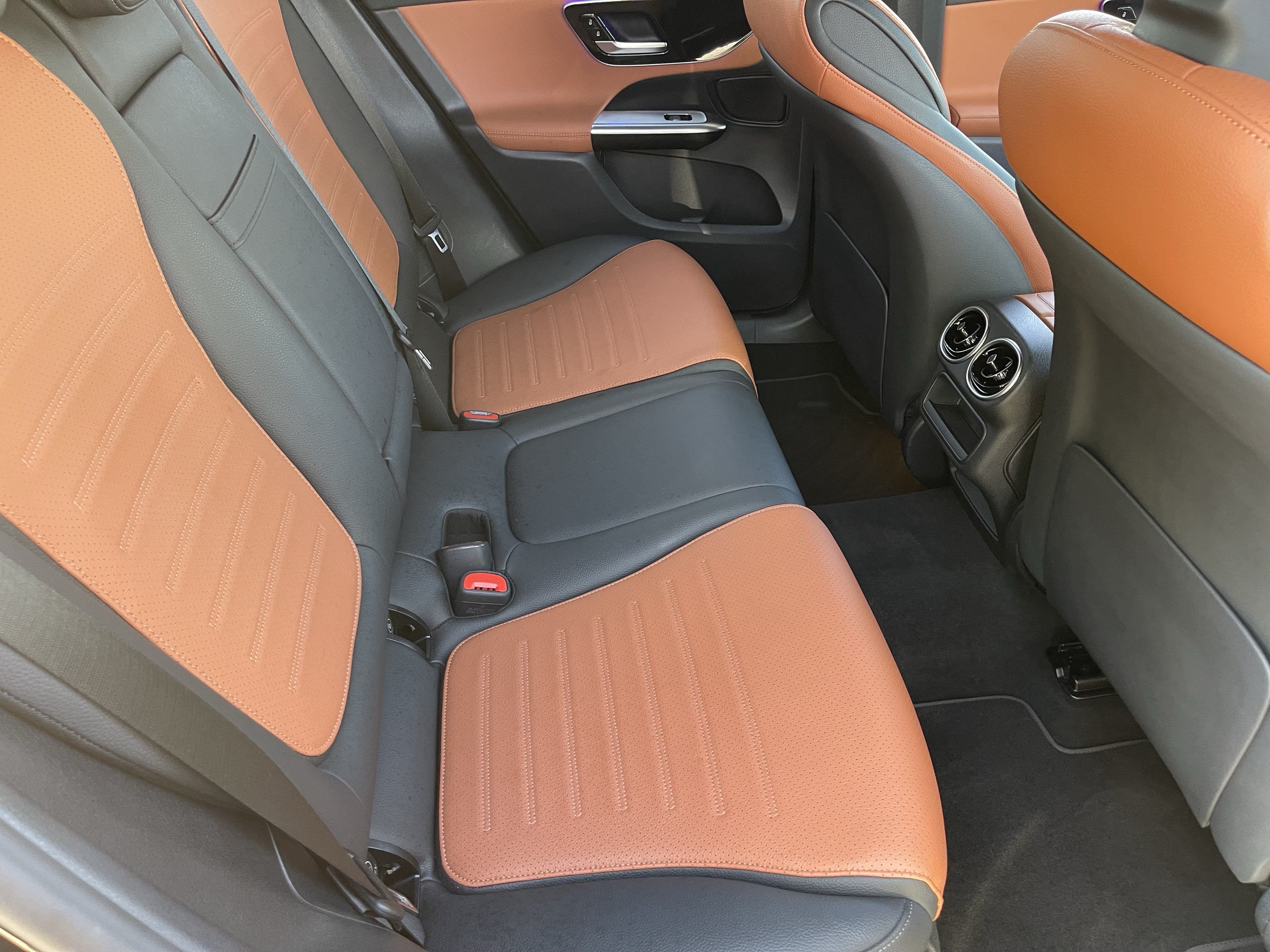 Used 2025 Mercedes-Benz GLC 300 image 14