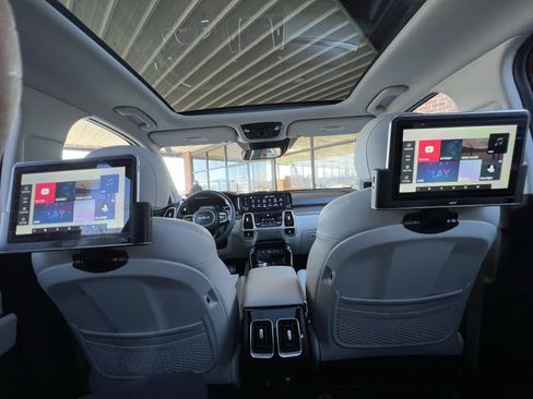 Used 2022 Kia Sorento SX Prestige w/ Panoramic Sunroof Package image 51