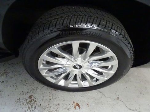 Certified 2023 Cadillac Escalade ESV Premium Luxury AWD/4WD image 26