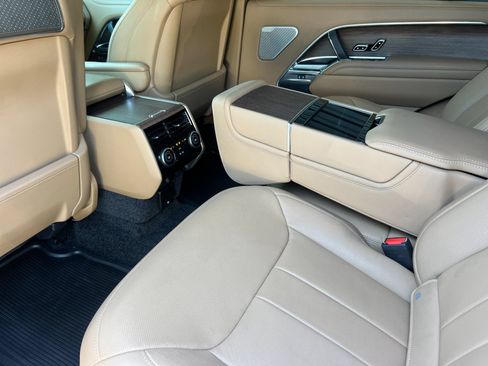 Used 2025 Land Rover Range Rover Long Wheelbase Autobiography AWD/4WD image 11