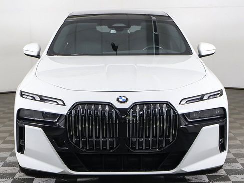 Used 2023 BMW 760i xDrive w/ Parking Assistance Package image 14