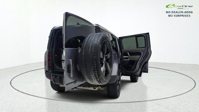 Used 2022 Land Rover Defender 110 X-Dynamic SE AWD/4WD image 17