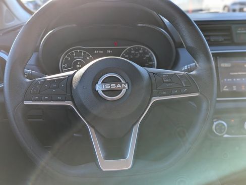 Used 2023 Nissan Versa SV image 12
