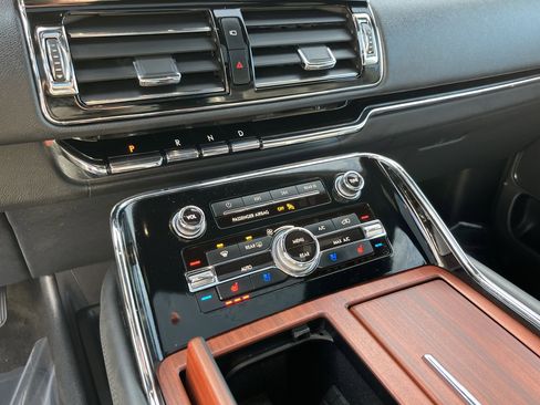 Used 2024 Lincoln Navigator Reserve image 22