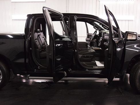 Used 2020 Chevrolet Silverado 1500 High Country w/ Technology Package AWD/4WD image 35