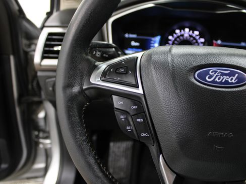 Used 2020 Ford Fusion SE w/ Equipment Group 151A image 11