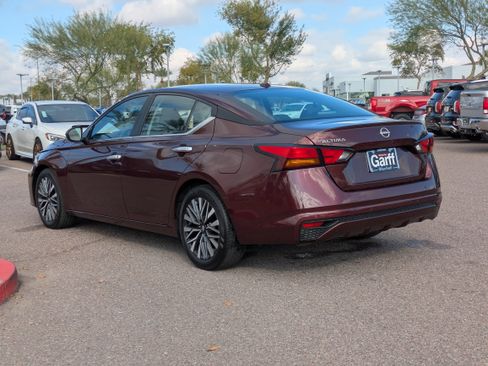 Used 2024 Nissan Altima 2.5 SV image 5