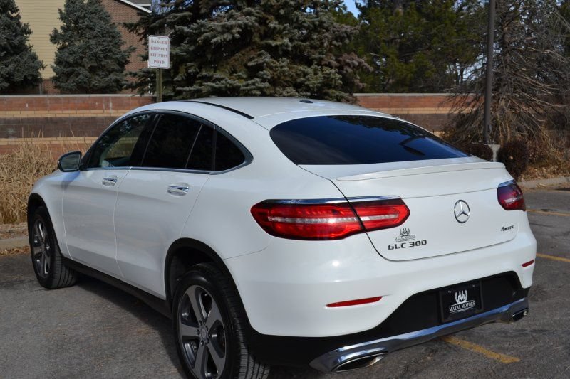 Used 2017 Mercedes-Benz GLC 300 4MATIC Coupe image 10