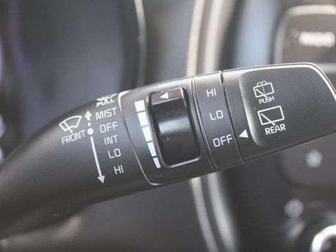 Certified 2025 Kia Soul LX w/ LX Technology Package FWD image 30