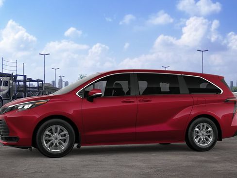 New 2026 Toyota Sienna LE FWD image 4