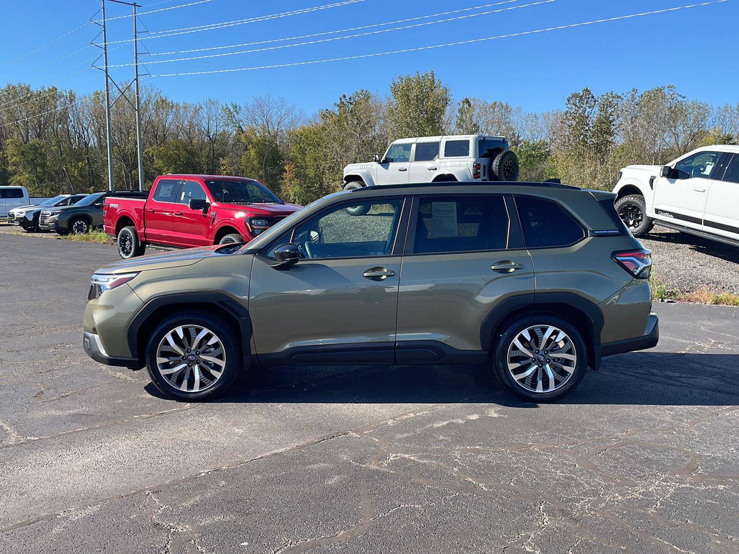Used 2025 Subaru Forester Touring AWD/4WD image 2