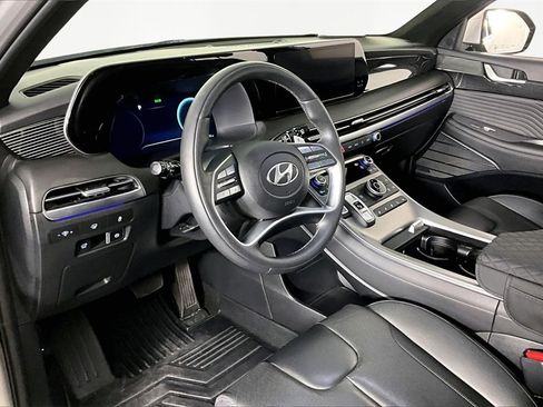 Used 2024 Hyundai Palisade Calligraphy image 17
