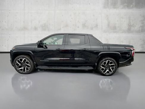 New 2024 Chevrolet Silverado EV RST image 8