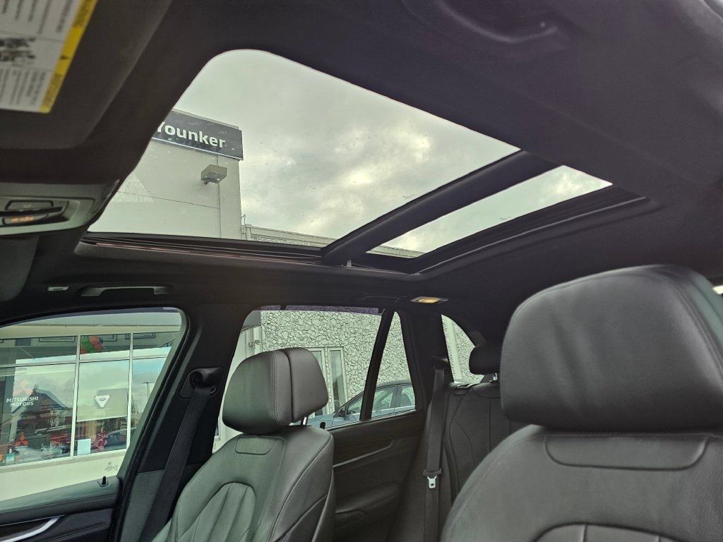 Used 2015 BMW X5 xDrive50i AWD/4WD image 21