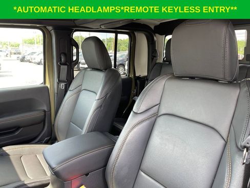 Used 2025 Jeep Gladiator Sport AWD/4WD image 13