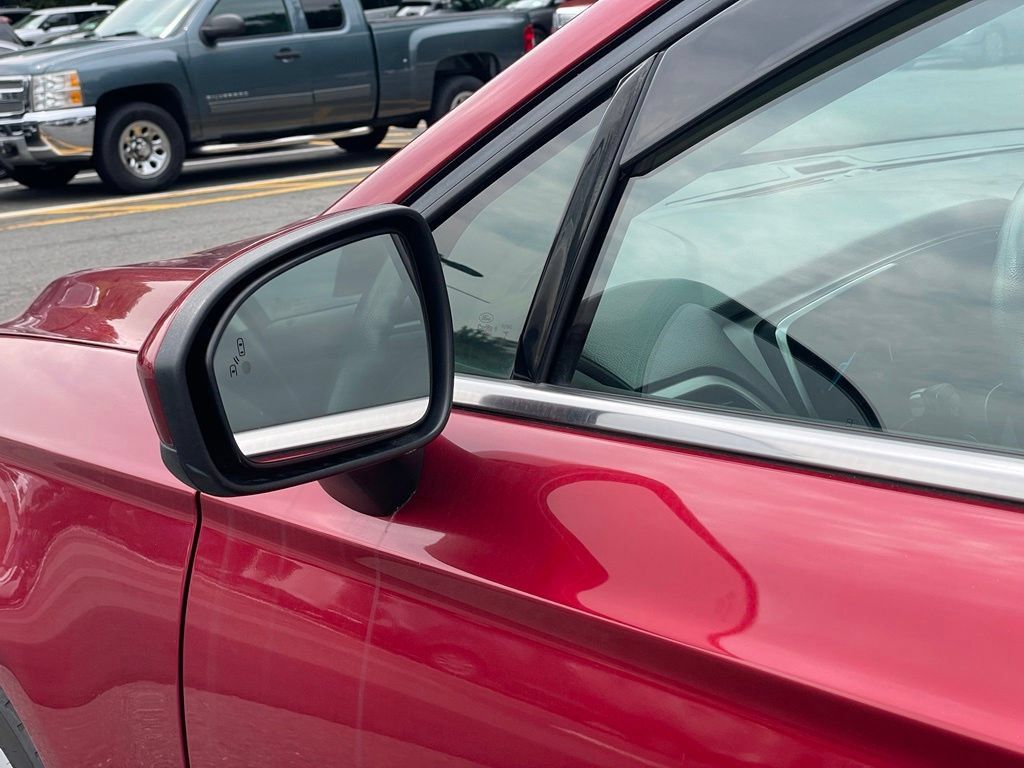 Used 2019 Ford Fusion SE FWD image 28