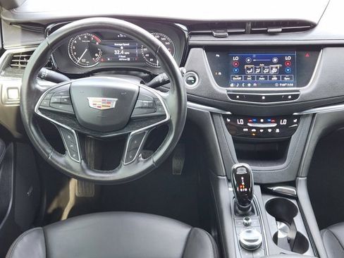 Used 2020 Cadillac XT5 Premium Luxury w/ LPO, Floor Liner Package image 28