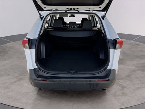 Used 2025 Toyota RAV4 XLE image 18