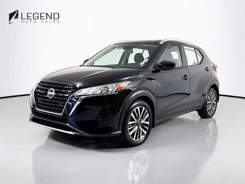Used 2023 Nissan Kicks SV FWD image 1