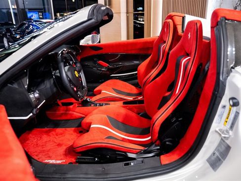 Used 2020 Ferrari 488 Pista Spider RWD image 18