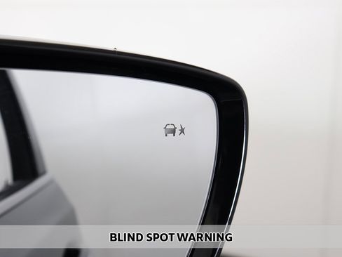 Used 2024 Buick Enclave Premium image 6