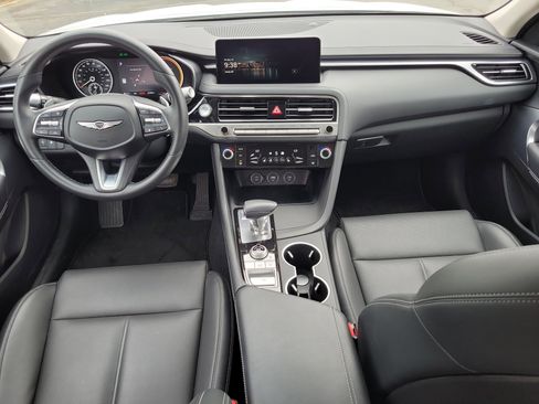 Used 2025 Genesis G70 2.5T image 11