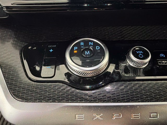 Used 2025 Ford Expedition Platinum w/ Stealth Performance Package AWD/4WD image 26