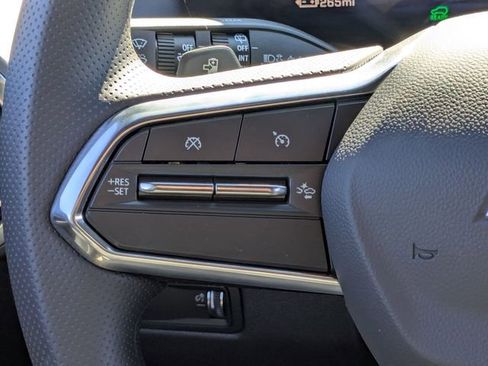 Used 2026 Chevrolet Equinox EV LT FWD image 18