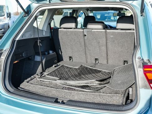 Used 2021 Volkswagen Tiguan SE image 27