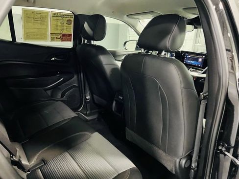 Used 2025 Chevrolet Trax LT image 29