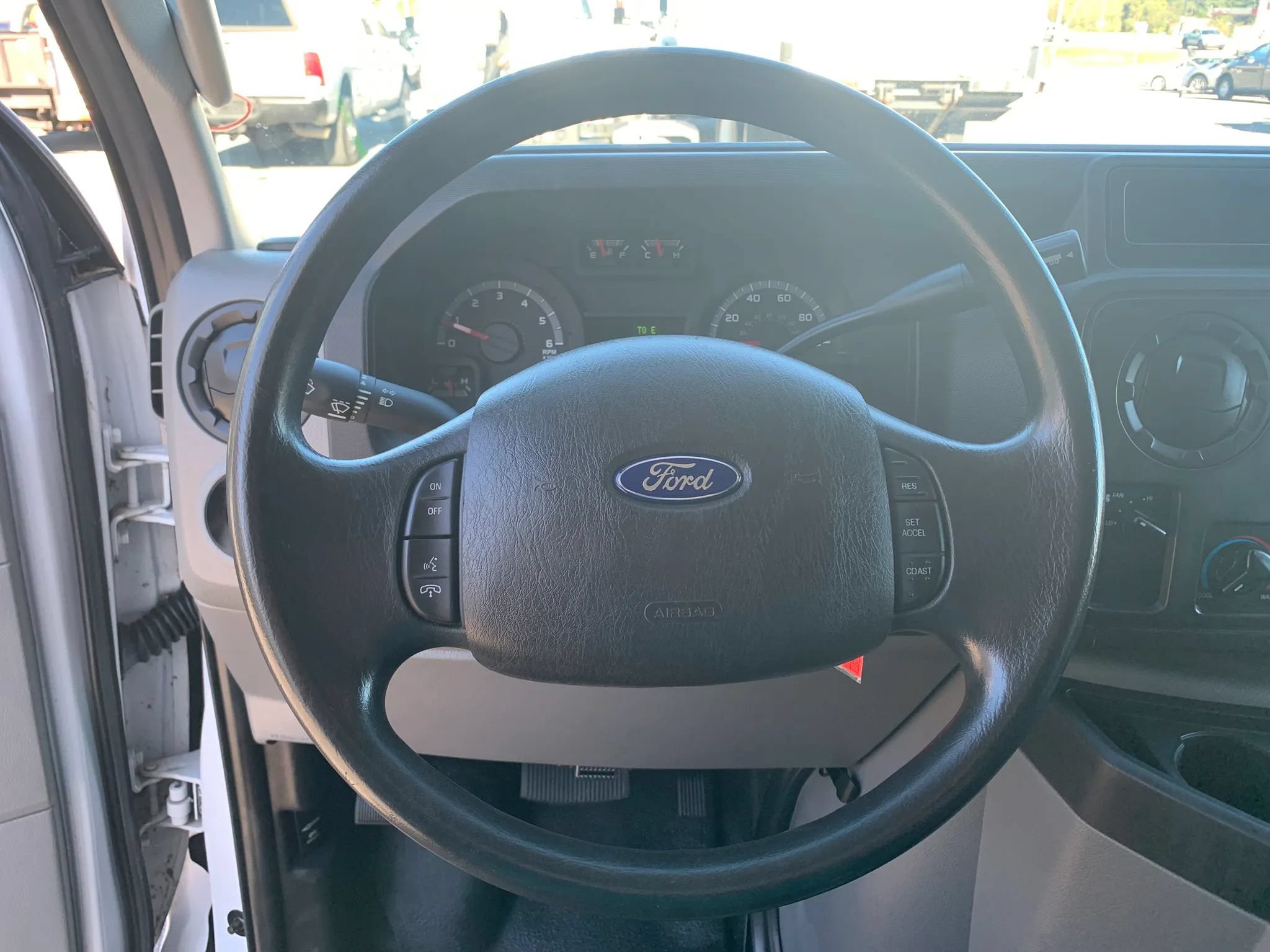 Used 2017 Ford E-450 and Econoline 450 Super Duty w/ Power Windows & Locks Group RWD image 10