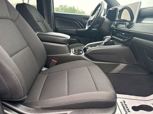 Used 2024 Chevrolet Colorado LT w/ LT Convenience Package AWD/4WD image 39
