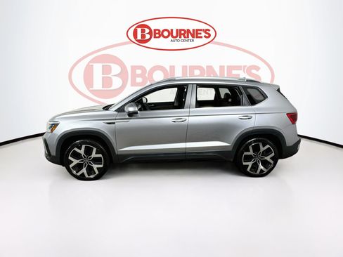 Used 2023 Volkswagen Taos SEL AWD/4WD image 9