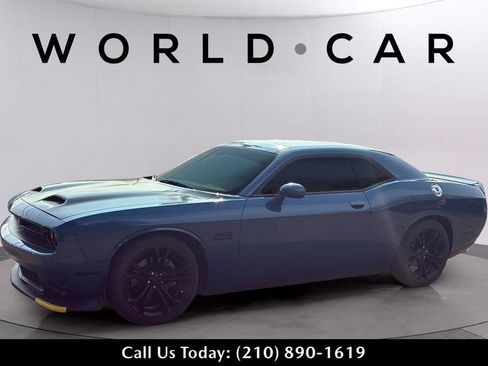 Used 2021 Dodge Challenger R/T RWD image 11