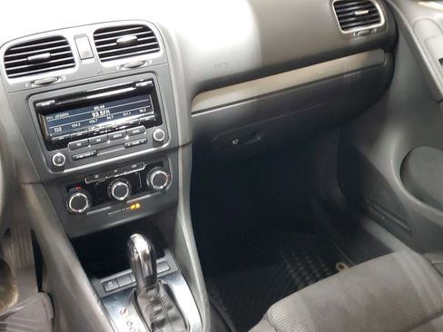 Used 2012 Volkswagen Golf 2-Door FWD image 13