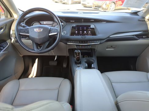 Used 2020 Cadillac XT4 Premium Luxury w/ Cold Weather Package image 13