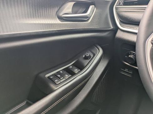 Used 2023 Jeep Grand Cherokee L Laredo RWD image 24