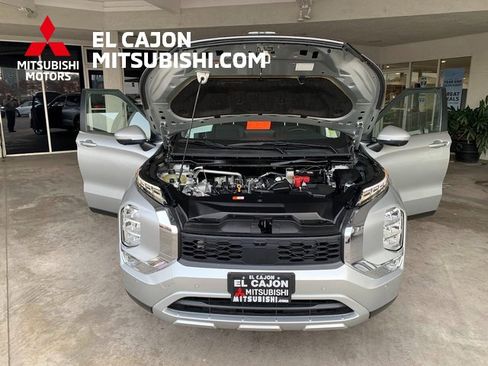 Used 2024 Mitsubishi Outlander SE image 22